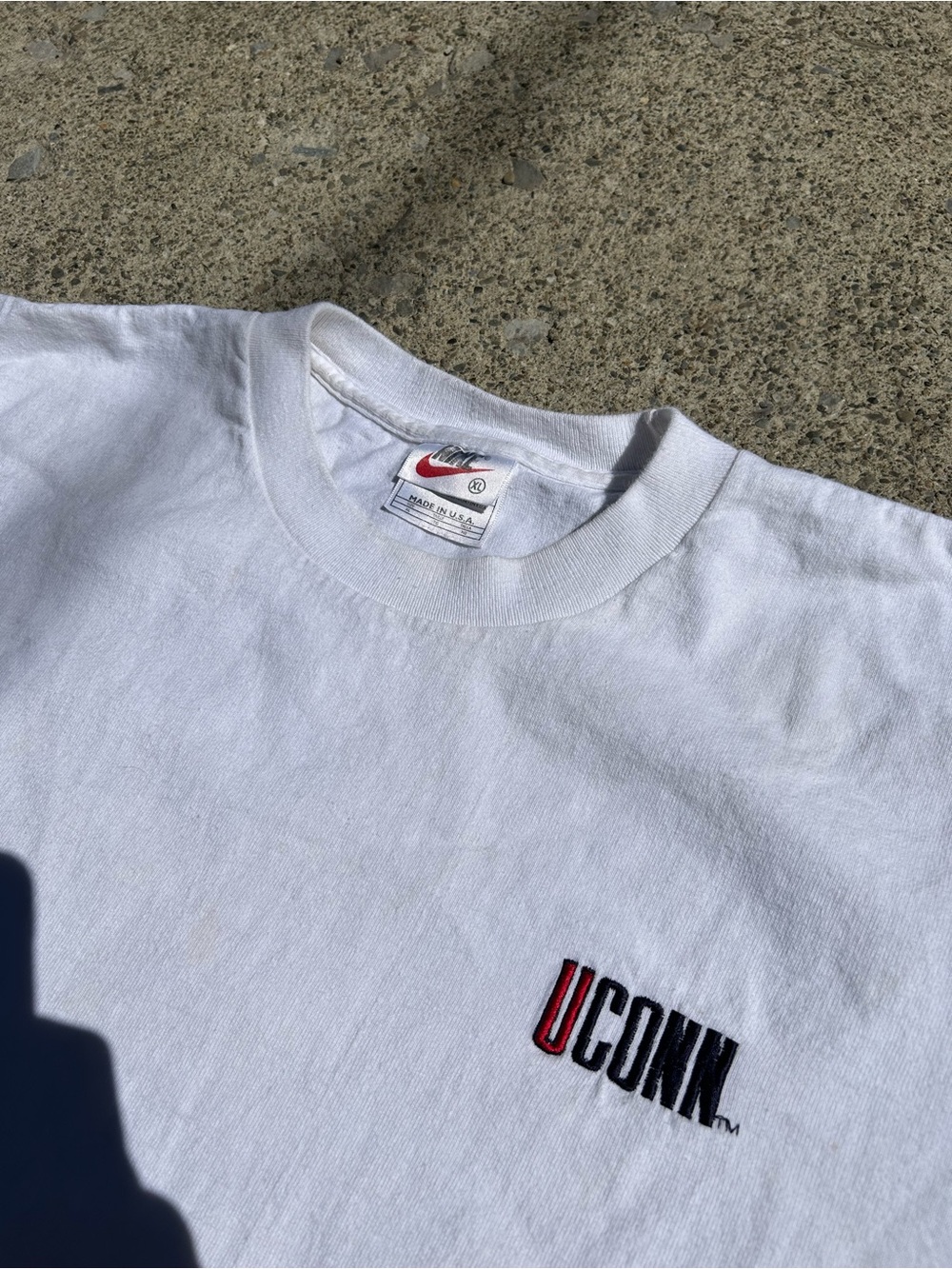 Vintage 90’s Nike Men’s White UConn Logo Crewneck T-Shirt